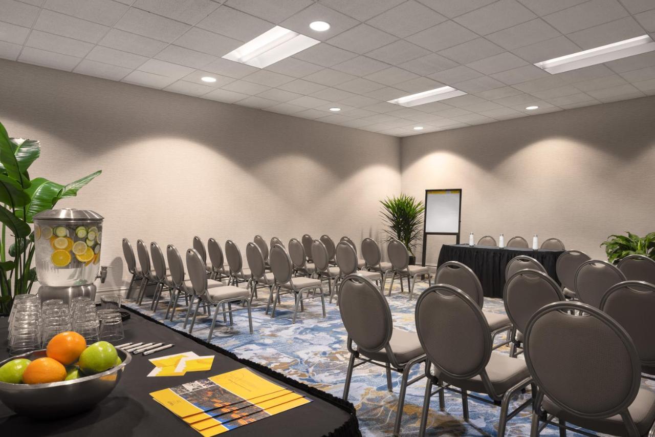 Voco Chicago Downtown - Riverwalk By Ihg Εξωτερικό φωτογραφία