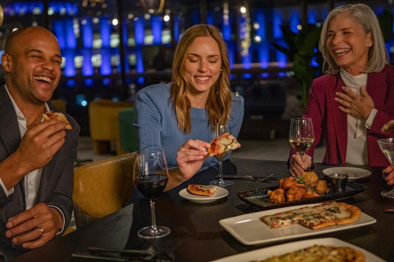Voco Chicago Downtown - Riverwalk By Ihg Εξωτερικό φωτογραφία